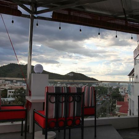 Mio Hotel Куїнон Екстер'єр фото