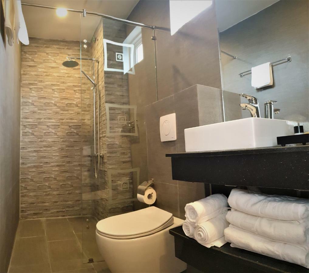 Mio Hotel Куїнон Екстер'єр фото